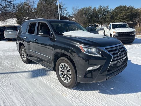Used 2017 Lexus GX 460 Luxury image 3