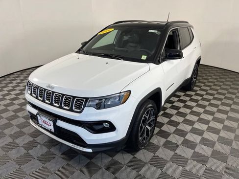 Used 2026 Jeep Compass Limited AWD/4WD image 3