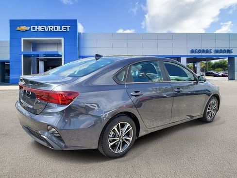 Used 2024 Kia Forte LXS FWD image 4