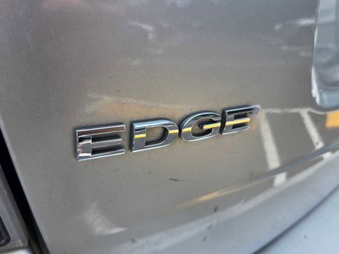 Used 2010 Ford Edge Limited FWD image 16
