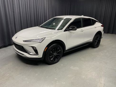 Used 2024 Buick Envista Sport Touring image 2