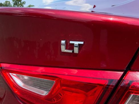 Used 2017 Chevrolet Malibu LT w/ Leather Package FWD image 7