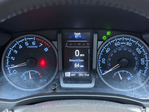Used 2021 Toyota Tacoma TRD Off-Road w/ TRD Premium Off Road Package AWD/4WD image 26