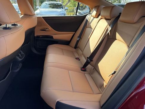 Used 2025 Lexus ES 300h w/ Premium Package FWD image 23