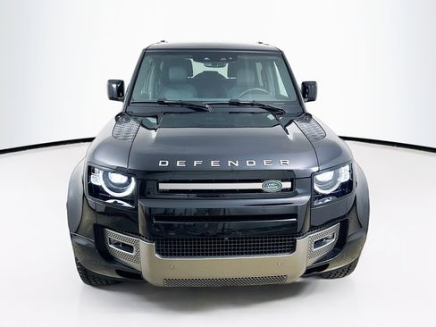 Used 2024 Land Rover Defender 90 X-Dynamic SE image 2