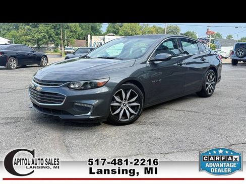 Used 2017 Chevrolet Malibu LT w/ Leather Package FWD image 4