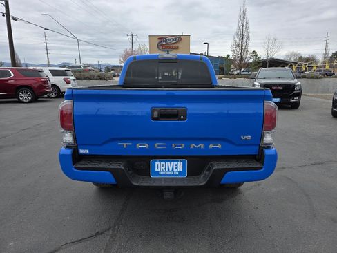 Used 2021 Toyota Tacoma TRD Sport image 6