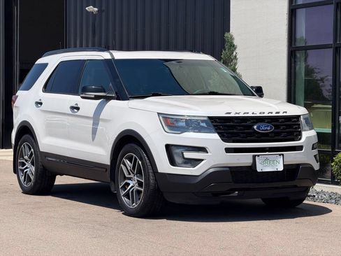 Used 2016 Ford Explorer Sport w/ Equipment Group 401A AWD/4WD image 4
