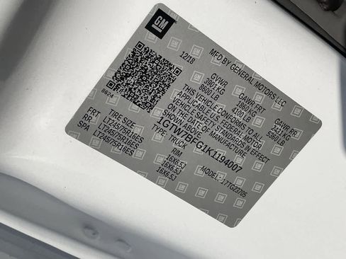 Used 2019 GMC Savana 2500 Extended w/ Enhanced Convenience Package image 38