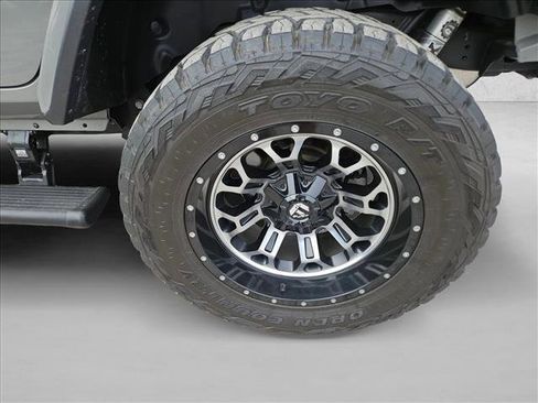 Used 2022 Jeep Wrangler Unlimited Rubicon w/ LED Lighting Group image 5