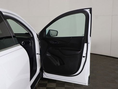 Used 2019 Chevrolet Equinox LT w/ Driver Convenience Package FWD image 18