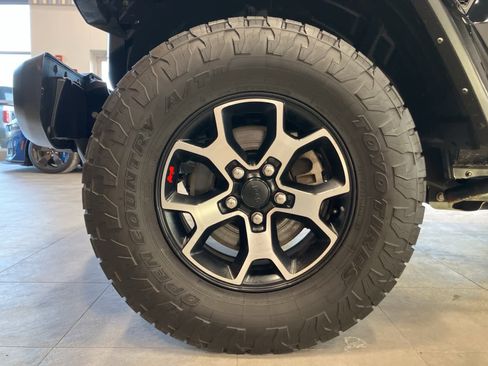 Used 2021 Jeep Wrangler Unlimited Rubicon w/ Uconnect 4C Nav & Sound Group image 9