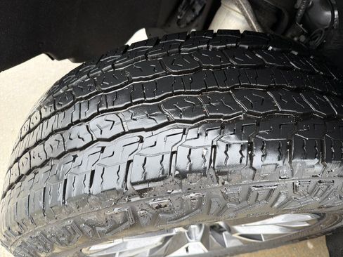 Used 2022 Chevrolet Tahoe Z71 w/ Z71 Off-Road Package image 12