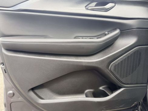 New 2026 Jeep Grand Cherokee L 2WD image 11
