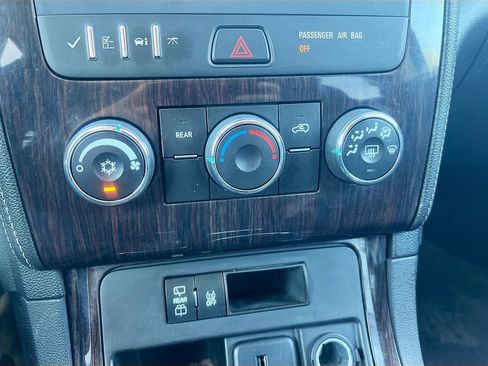 Used 2017 Chevrolet Traverse LT image 15