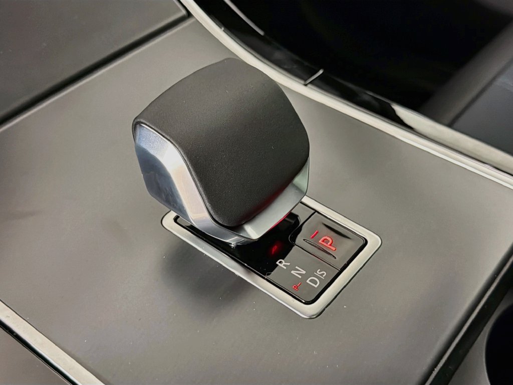 New 2026 Land Rover Range Rover Velar S AWD/4WD image 17