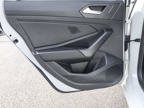 Used 2024 Volkswagen Jetta SE w/ Panoramic Sunroof Package FWD image 27