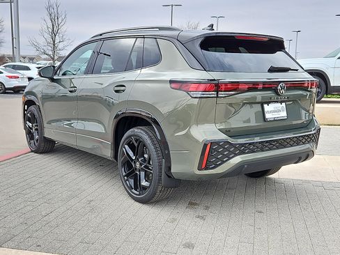 New 2026 Volkswagen Tiguan SE R-Line image 2