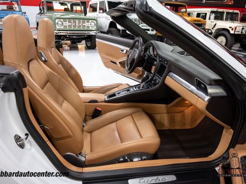 Used 2015 Porsche 911 4 Cabriolet image 26