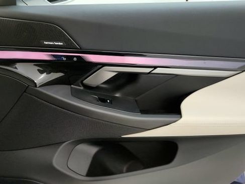 Used 2025 BMW i5 eDrive40i RWD image 40