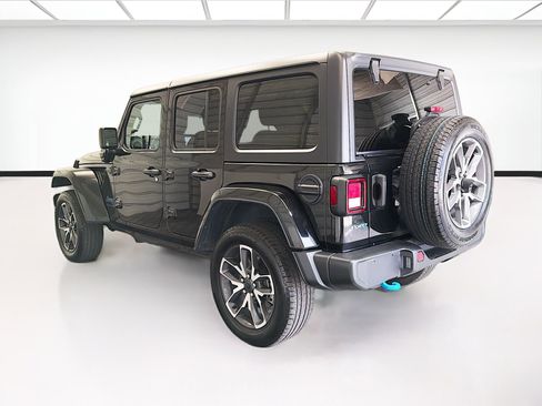 Used 2024 Jeep Wrangler Unlimited AWD/4WD image 6