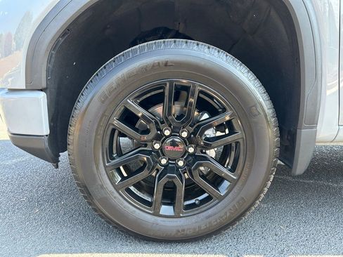 Used 2024 GMC Sierra 1500 Elevation image 11