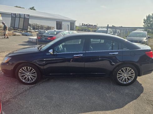 Used 2013 Chrysler 200 Limited FWD image 5