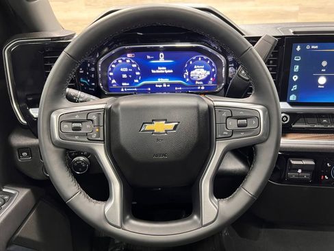 Used 2025 Chevrolet Silverado 1500 LT AWD/4WD image 9