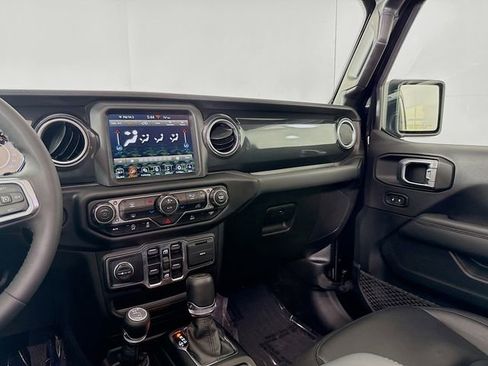 Used 2023 Jeep Wrangler Altitude image 26