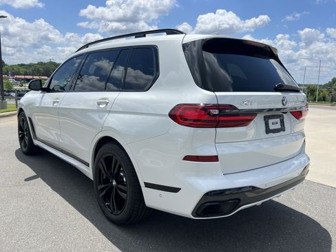 Used 2022 BMW X7 xDrive40i w/ M Sport Package AWD/4WD image 7