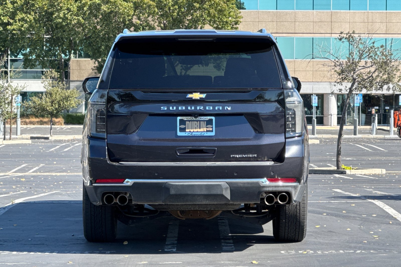 Used 2026 Chevrolet Suburban Premier AWD/4WD image 5