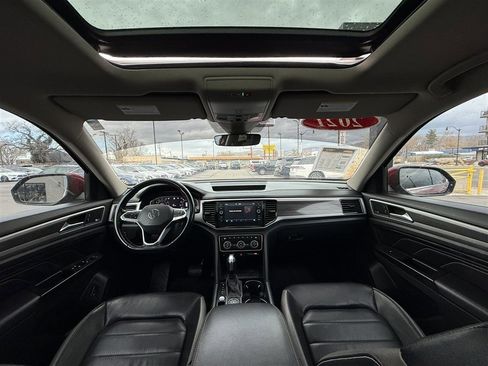 Used 2021 Volkswagen Atlas SEL Premium image 32