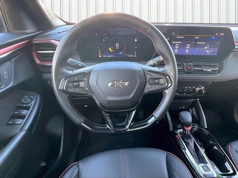 Used 2024 Chevrolet TrailBlazer RS w/ Driver Confidence Package image 2