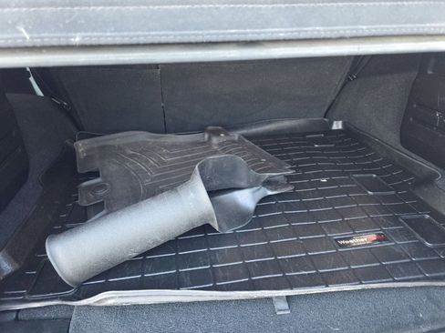 Used 2018 Jeep Wrangler Unlimited Sahara w/ Cold Weather Group image 6