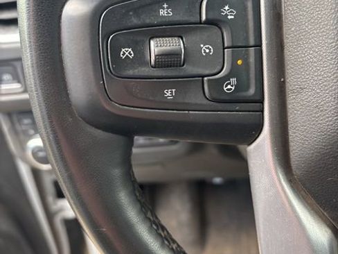 Used 2023 GMC Yukon XL SLT w/ SLT Luxury Package image 21