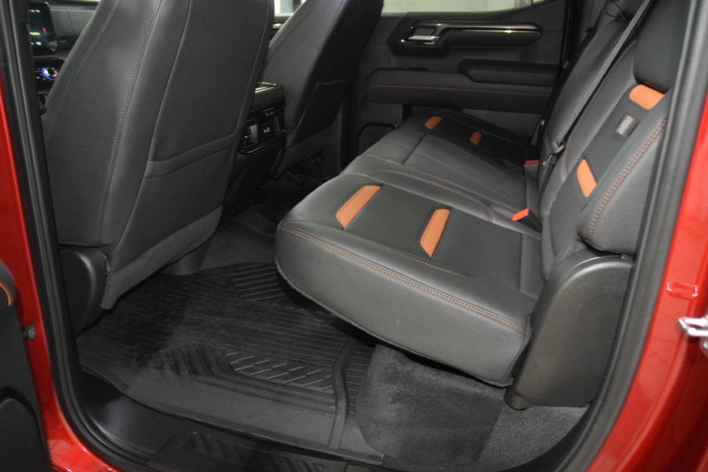 Used 2025 GMC Sierra 1500 AT4 w/ AT4 Premium Package AWD/4WD image 42