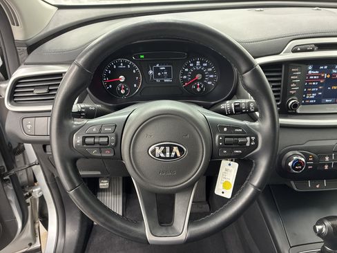 Used 2017 Kia Sorento AWD w/ LX Convenience Package image 23