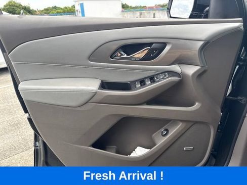 Used 2019 Chevrolet Traverse LT w/ LT Premium Package FWD image 12