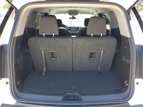 Certified 2023 GMC Acadia SLE image 8