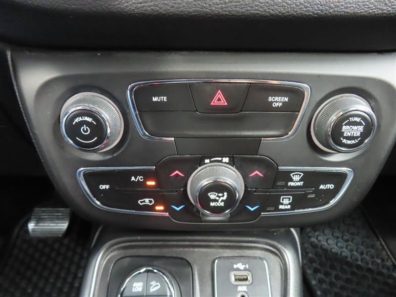 Used 2020 Jeep Compass Trailhawk AWD/4WD image 32