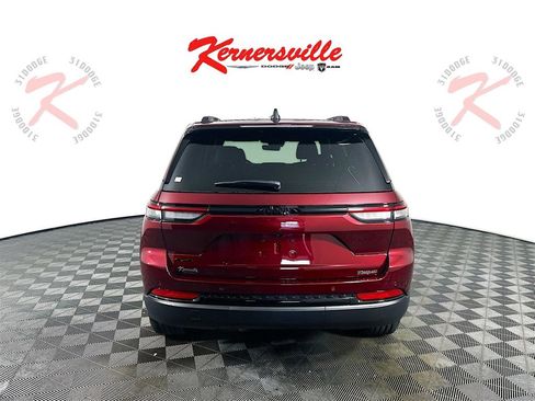 New 2025 Jeep Grand Cherokee Altitude image 6