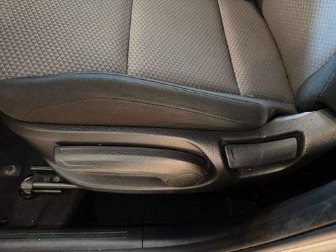 Used 2025 Kia Soul LX w/ LX Technology Package FWD image 21