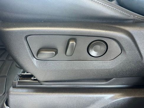 Used 2024 Chevrolet Silverado 2500 LTZ AWD/4WD image 33
