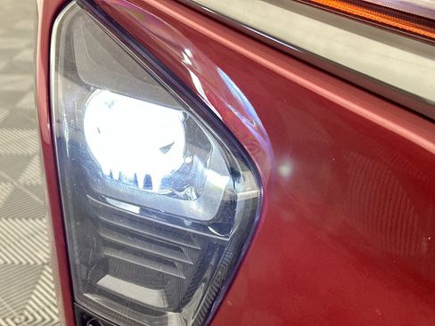 Used 2024 Chevrolet Trax RS w/ Sunroof Package image 9