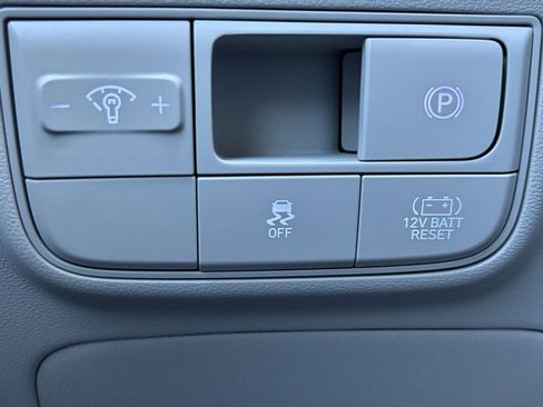 New 2026 Hyundai Tucson Blue SE image 3