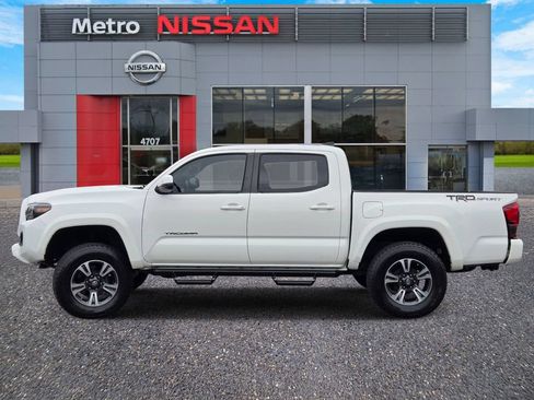 Used 2019 Toyota Tacoma TRD Sport RWD image 3