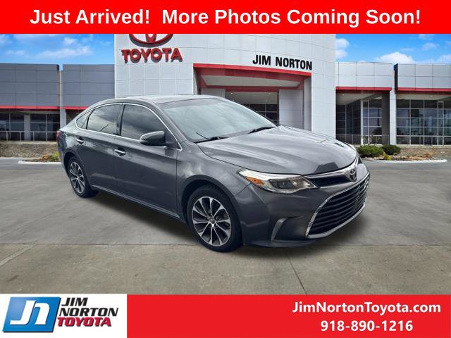 Used 2016 Toyota Avalon XLE FWD image 1