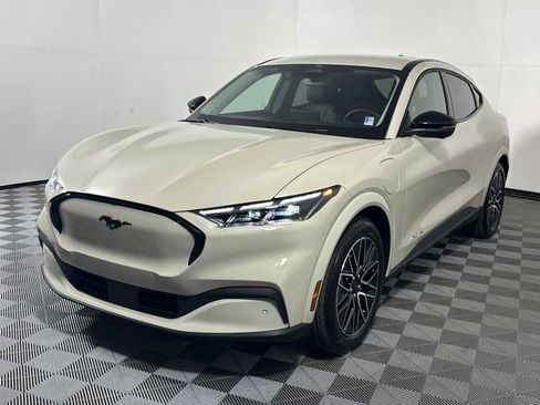 Used 2025 Ford Mustang Mach-E Premium image 3
