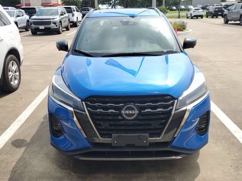 Used 2024 Nissan Kicks SR FWD image 2
