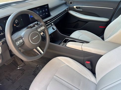 Used 2025 Hyundai Sonata SEL FWD image 10